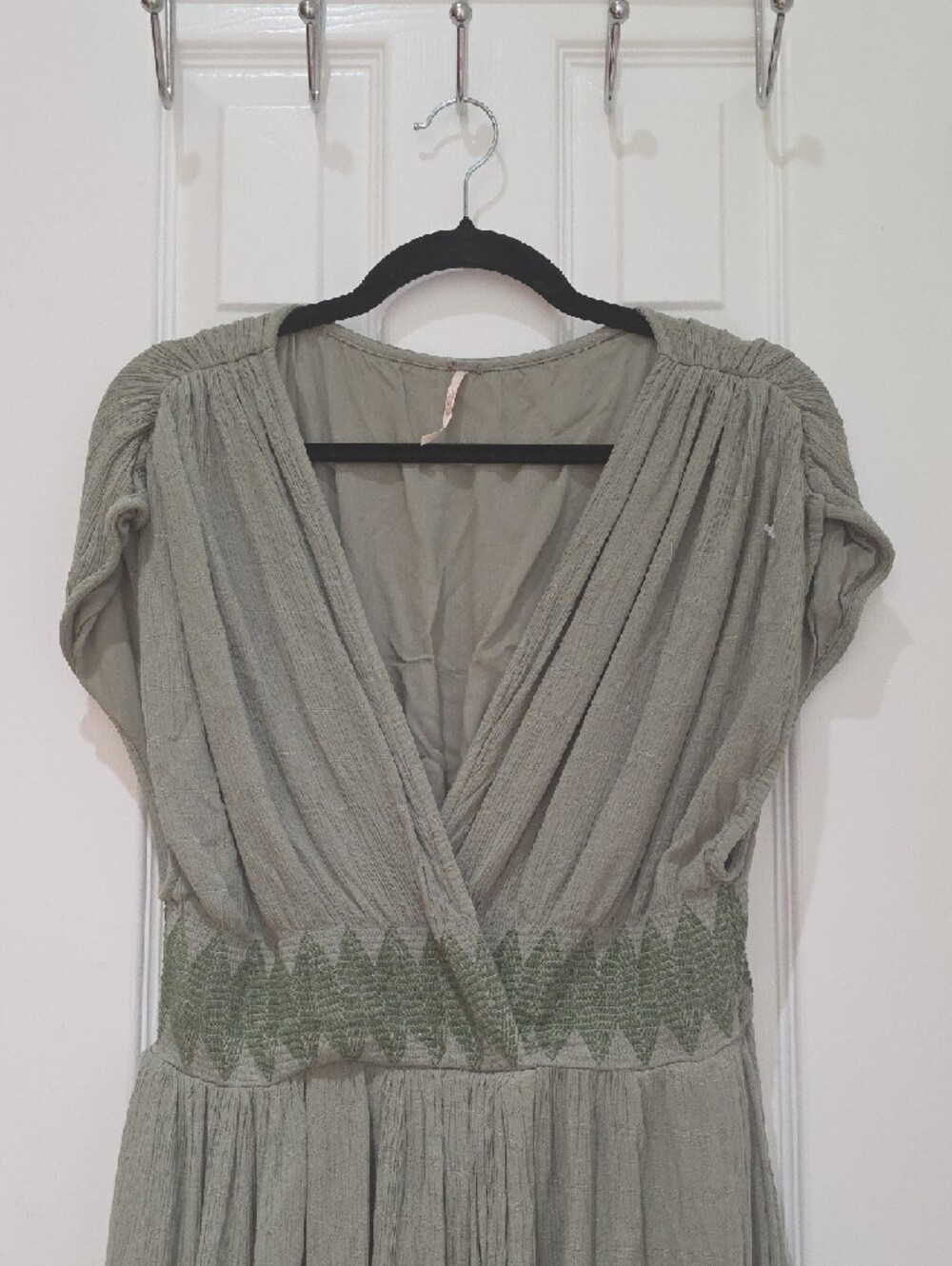 Free People Devon Midi Maxi Smocked Sage Green Dress Size L *tiny hole on back - Picture 3 of 10